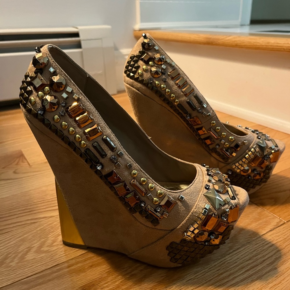 Wild Pair Gia Wp size 7